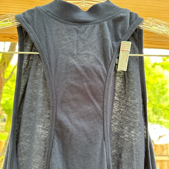Anthropologie Electric & Rose NWOT Mock Neck Dark Blue Muscle Tank Large - Picture 3 of 12